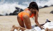 Ashley-Tisdale-orange-bikini-hawaii-sdjy-02