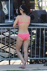 Katy_Perry_Bikini_candids_Fontainebleau_hotel_Miami-fe-15