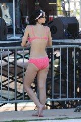 Katy_Perry_Bikini_candids_Fontainebleau_hotel_Miami-fe-18