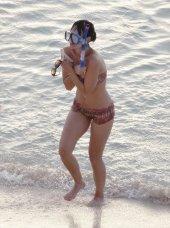 Katy_Perry_Bikini_Beach_Bahamas-07