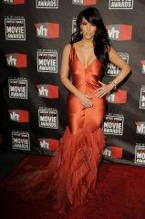 13thsky.ru-Kim-Kardashian-Annual-Critics-Choice-Movie-Awards10