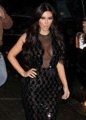 13thsky.ru-Kim-Kardashian-bra-xcv14