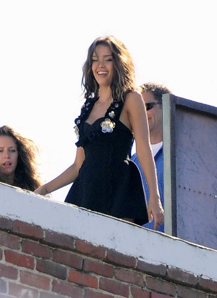 naked-ass-jessica-alba-jessica-alba-at-a-photo-shoot-in-los-angeles-photo-Upskirt-7